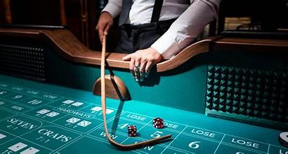 How to play craps in a casino